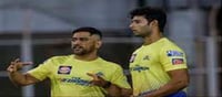 Dhoni stood up & clapped his hands for Shivam Dube..!?